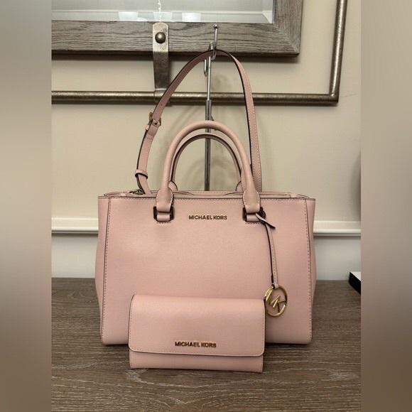 Michael Kors Pink Handbag and Wallet Set - Picture 1 of 16